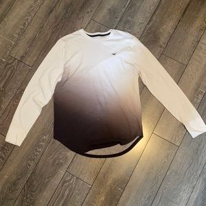 Hollister Long Sleeve t-shirt